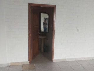 Foto 7 de DE OPORTUNIDAD VENTA O ARRIENDO BODEGAS COMERCIALES EN YARUQUI SOBRE LA E-35