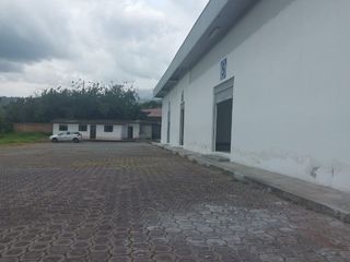 Foto 4 de DE OPORTUNIDAD VENTA O ARRIENDO BODEGAS COMERCIALES EN YARUQUI SOBRE LA E-35