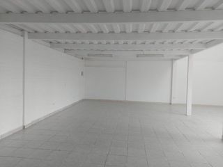 Foto 8 de DE OPORTUNIDAD VENTA O ARRIENDO BODEGAS COMERCIALES EN YARUQUI SOBRE LA E-35