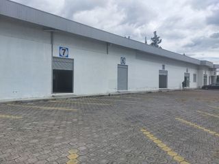 Foto 3 de DE OPORTUNIDAD VENTA O ARRIENDO BODEGAS COMERCIALES EN YARUQUI SOBRE LA E-35