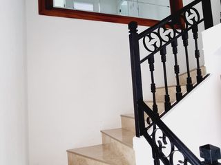 Foto 3 de Venta de preciosa casa diseño moderno en Etapa Brisana - Urb Casalaguna/ km 12 av. León Febres Cordero.