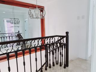Foto 17 de Venta de preciosa casa diseño moderno en Etapa Brisana - Urb Casalaguna/ km 12 av. León Febres Cordero.