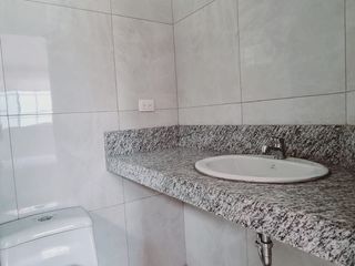 Foto 24 de Venta de preciosa casa diseño moderno en Etapa Brisana - Urb Casalaguna/ km 12 av. León Febres Cordero.
