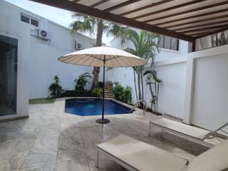 Foto 55 de En venta lujosa y moderna casa en Bouganville, via a Samborondon