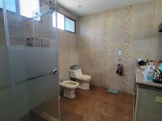 Foto 23 de En venta lujosa y moderna casa en Bouganville, via a Samborondon
