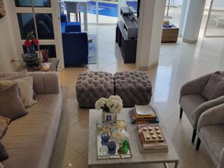 Foto 51 de En venta lujosa y moderna casa en Bouganville, via a Samborondon