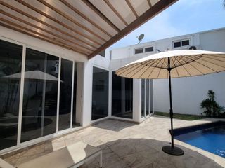 Foto 20 de En venta lujosa y moderna casa en Bouganville, via a Samborondon