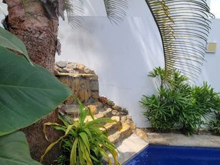 Foto 17 de En venta lujosa y moderna casa en Bouganville, via a Samborondon