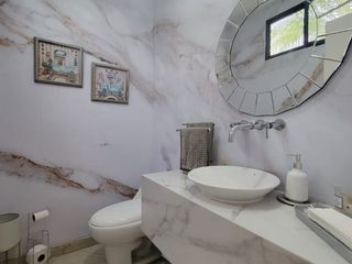 Foto 60 de En venta lujosa y moderna casa en Bouganville, via a Samborondon