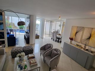 Foto 44 de En venta lujosa y moderna casa en Bouganville, via a Samborondon