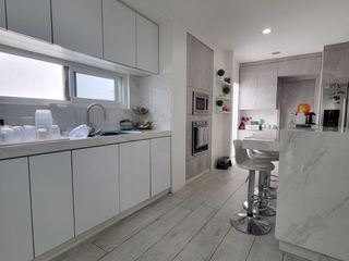 Foto 68 de En venta lujosa y moderna casa en Bouganville, via a Samborondon