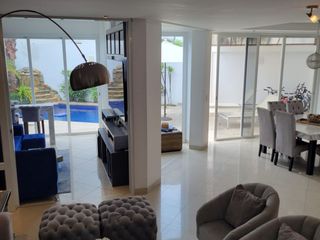 Foto 47 de En venta lujosa y moderna casa en Bouganville, via a Samborondon