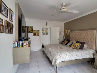 Foto 30 de En venta lujosa y moderna casa en Bouganville, via a Samborondon