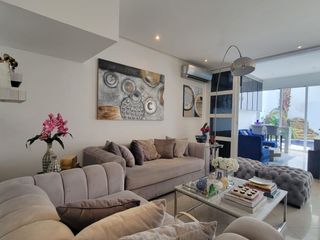 Foto 59 de En venta lujosa y moderna casa en Bouganville, via a Samborondon