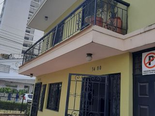 Casa Esquinera En El Barrio El Prado