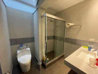 Foto 25 de Venta de moderna casa en Surco, jardín, piscina y vista panorámica a la ciudad