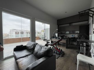Foto 19 de Venta de moderna casa en Surco, jardín, piscina y vista panorámica a la ciudad