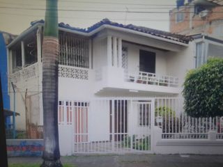 VENTA CASA DOS PLANTAS 290 MTS-OPCION DE LOCAL COMERCIAL