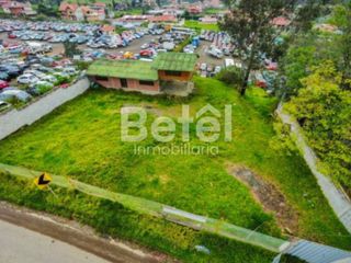 Arriendo Casa con amplio Terreno en Av principal, Sector San Joaquín/Patios de Retención Emov, Cuenca Ecuador