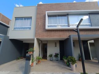 Foto 2 de New Home In Residential Community With Pool, Gym + More