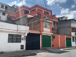 Foto 2 de EXCELENTE PRECIO EN VENTA CASA RENTERA SECTOR EL RECREO SUR DE QUITO