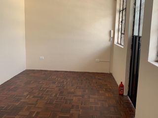 Foto 3 de EXCELENTE PRECIO EN VENTA CASA RENTERA SECTOR EL RECREO SUR DE QUITO