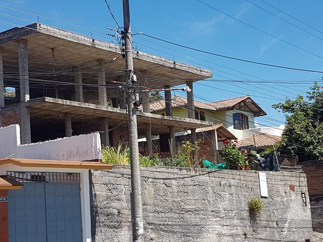 VENDO CASA EN OBRA GRIS 361M2