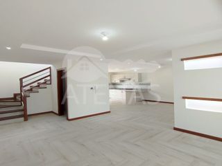 Foto 6 de CASA EN RENTA, CON 2 PARQUEOS, BAÑOS - CANCHAS SUAREZ