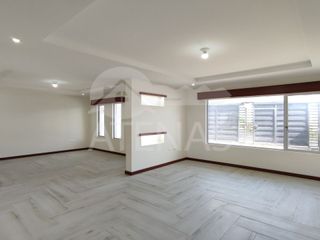 Foto 7 de CASA EN RENTA, CON 2 PARQUEOS, BAÑOS - CANCHAS SUAREZ