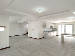 Foto 2 de CASA EN RENTA, CON 2 PARQUEOS, BAÑOS - CANCHAS SUAREZ