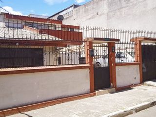 CASA DE VENTA OPORTUNIDAD COTOCOLLAO BOULEVARD COMERCIAL