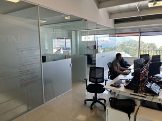 LOCAL COMERCIAL EN ARRIENDO SOBRE LA AVENIDA SANTANDER EN MANIZALES