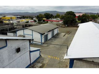 Foto 4 de bodegas de alquiler en la via  manta Montecristi
