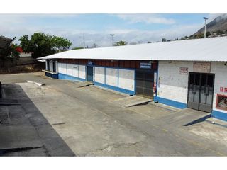 Foto 2 de bodegas de alquiler en la via  manta Montecristi