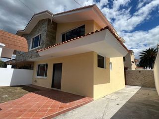 CASA INDEPENDIENTE EN ALQUILER 3 DORMITORIOS MIRASIERRA, VALLE DE LOS CHILLOS, QUITO, ECUADOR