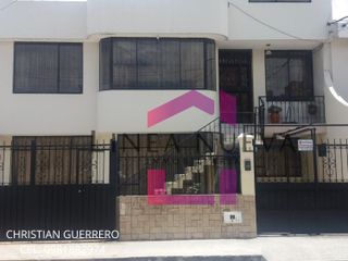 Casa de tres pisos, rentera, sector Santo Domingo, Ibarra, Ecuador
