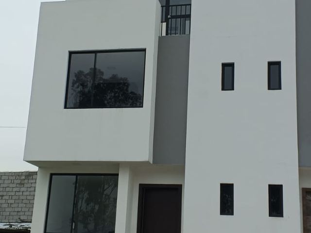 VENDO CASA VIP CONOCOTO