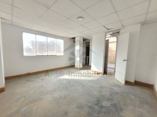 VENTA DE CASA AL FRENTE DE LA UNIVERSIDAD CESAR VALLEJO EN CHICLAYO