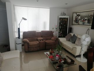 Foto 6 de VENDO EXCLENTE CASA EN QUINTA PRIVADA EN YANAHUARA