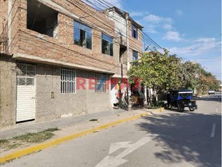 Se Vende Casa Urbana En El Bosque - La Victoria Frente A Parque.W.Barturen