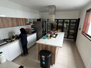 Foto 11 de VENDO LINDA CASA, SUPER PRECIO!, AV LAGUNA GRANDE, LA MOLINA