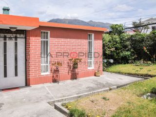 Casa Esquinera en Venta en La Jipijapa