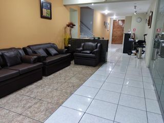Foto 11 de ALQUILO CASA PARA USO COMERCIAL , CON OFICINAS DE HASTA 30M2 EN CALLE MANUEL A. FUENTES  URB MALIBU SAN ISIDRO