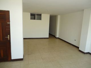 Foto 3 de EN VENTA EDIFICIO RENTERO EN CALLES CARCHI Y CAMILO DESTRUGE