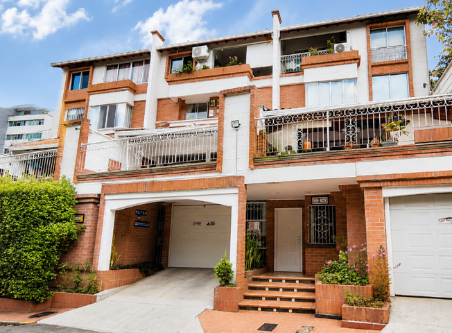 Casa en arriendo en Comuna 12 Cabecera del Llano