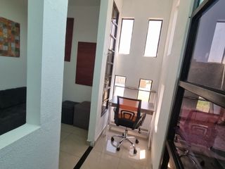 Suite Amoblada en Alquiler en Los Ceibos, 1 Habitación, 1 Baño, Parqueo, Seguridad, Incluye Servicios, Norte de Guayaquil.