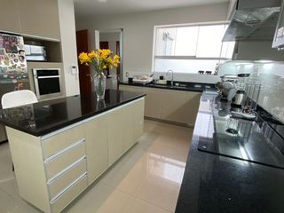 Foto 3 de ALQUILO LINDO  DPTO MIRAFLORES MALECÓN BALTA CUADRA 8 PISO 15,  3 DORM,3 COCH, $2300