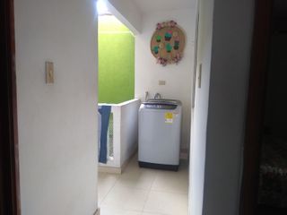 VENDO 2° PISO  INDEPENDIENTE EN EDIFICIO, BARRIO LOS PINOS, CALI, COLOMBIA