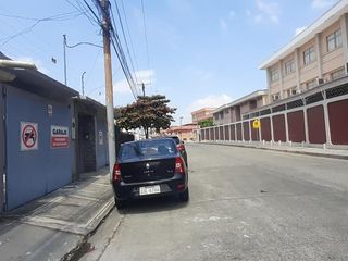 Foto 6 de Urdesa Vendo Villa
