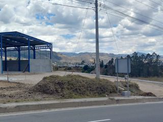 Nave industrial en renta, autopista Cuenca - Azogues